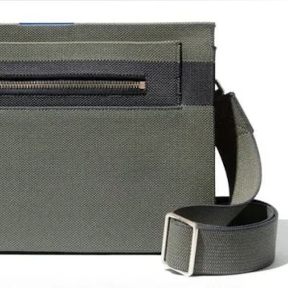 Rothy's Dual-Zip Crossbody Bag in Olive Green - Excellent Condition